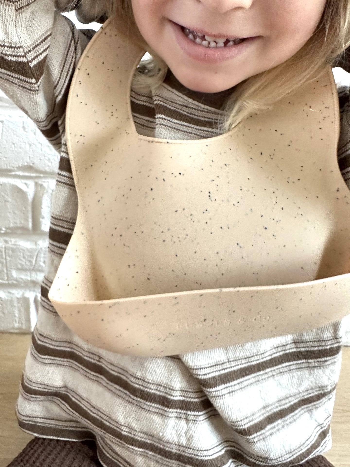 Bib Speckled Latte